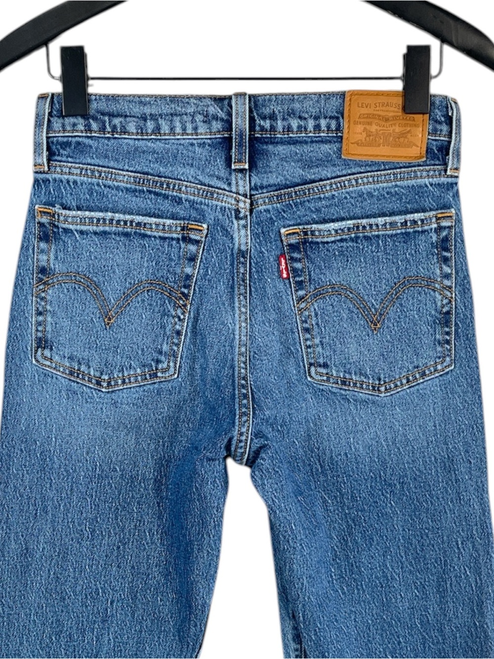 Levi’s Wedgie Straight Ankle Jean 
Women’s size 25 x 28 in Medium Wash - Picture 6 of 7